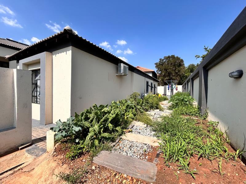 5 Bedroom Property for Sale in Xanadu North West